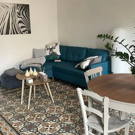 Chez Tatie Menie Oda ve Kahvaltı 3*