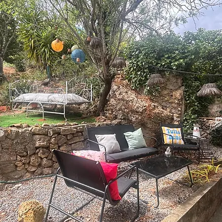 Chez Tatie Menie Oda ve Kahvaltı 3*